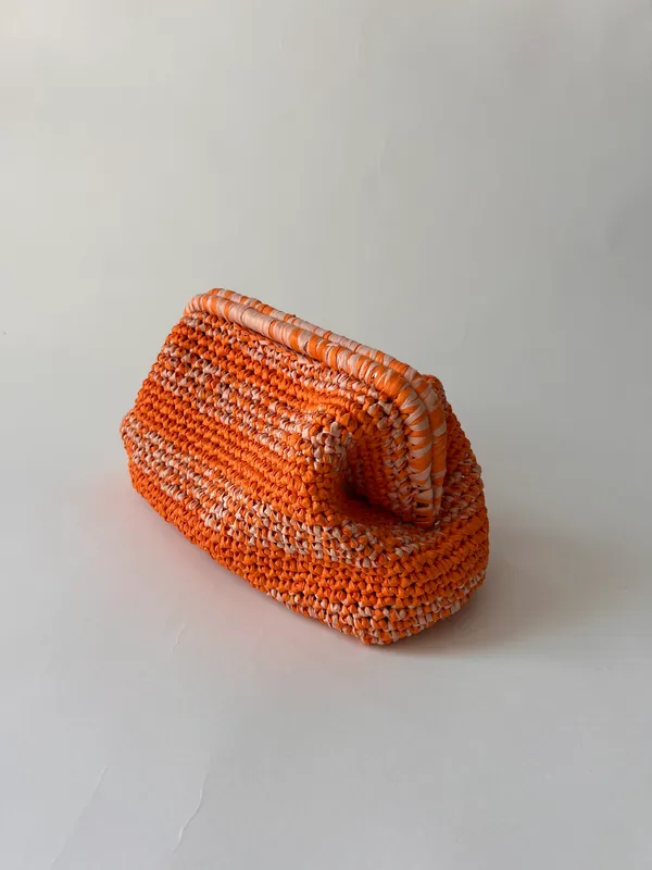 Orange Raffia Clutchväska - KELLI | Deal